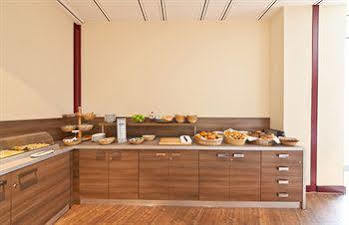 Novum Hotel New Madison Duesseldorf Hauptbahnhof Hotel 4*